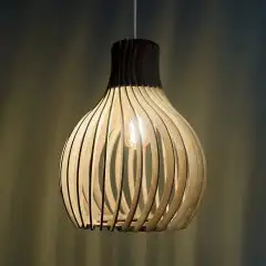 Opis PL2 - Light wood pendant lamp made out of elegant, curved parts