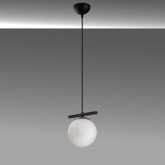 Opis PL6 (Ø17cm) - Elegante lampada a sospensione a sfera in vetro bianco con montatura in metallo nero